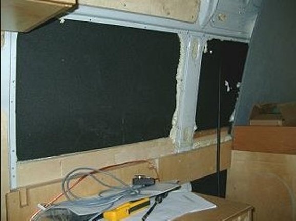 Isoleren bestelbus voor camperinbouw